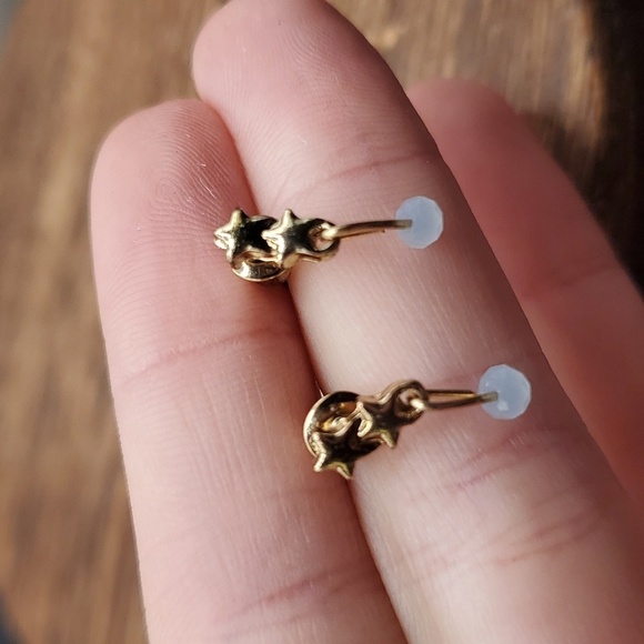 E311 shooting star dangle dainty earrings nwt - Picture 2 of 2